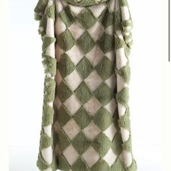 Carved Checkered Faux-Fur Throw Blanket
