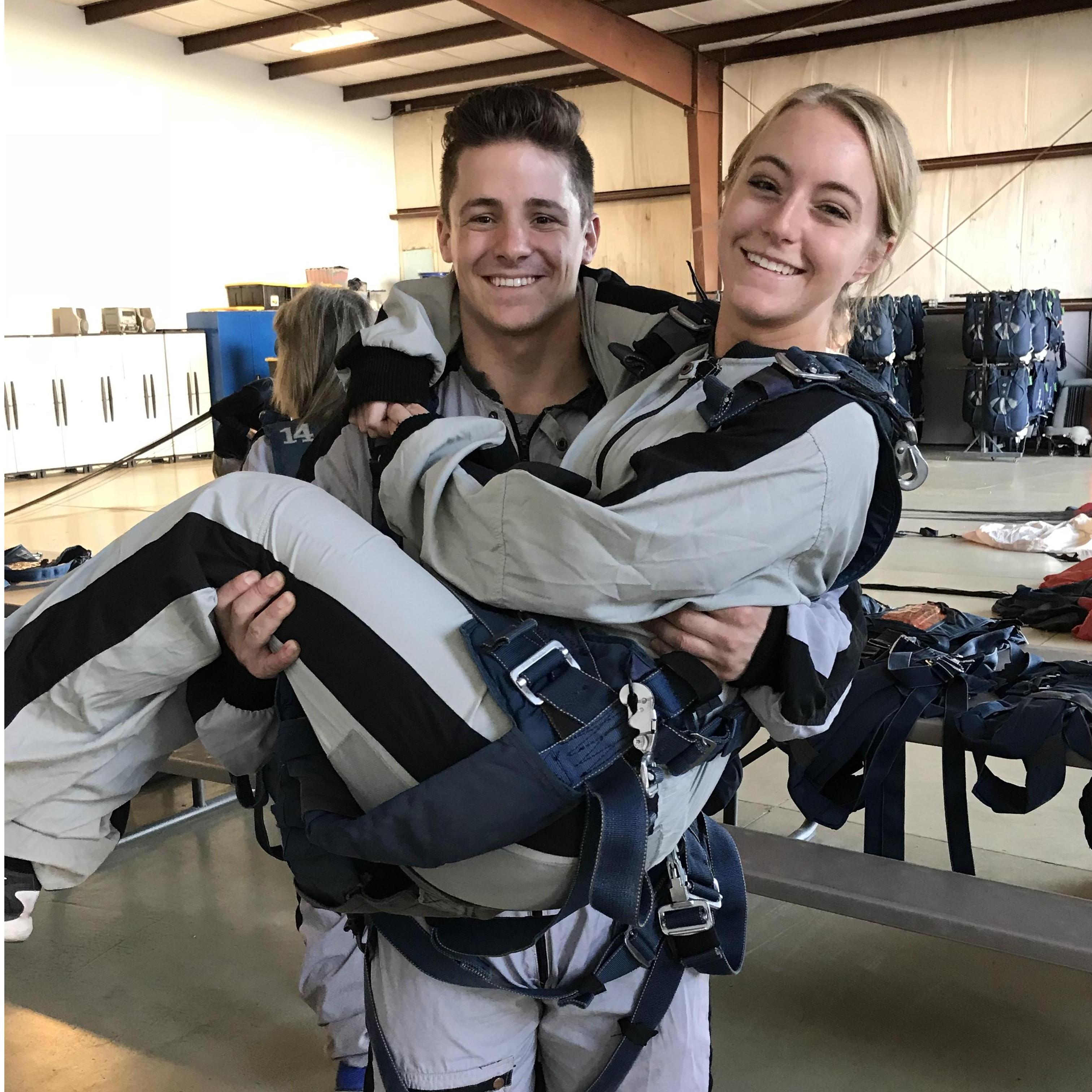 Skydiving in Vegas for Lonnae's 21st birthday!