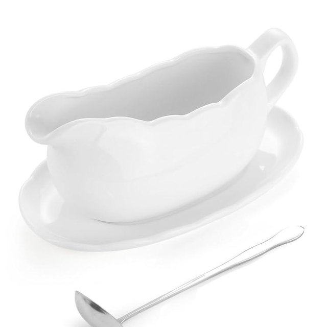 LoeJan 17OZ Gravy Boat with Spoon, Ceramic Sauce Serving Dish, Easy-Pour Big Dripless Lip Spout Serveware Set for Salad Cream Milk Broth Black Pumpkin Thanksgiving