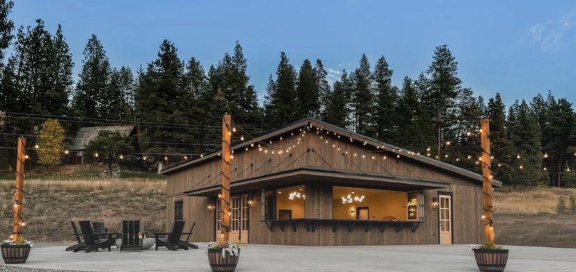 The Wedding Website of Bailey Lesiak and Justin Scharhag