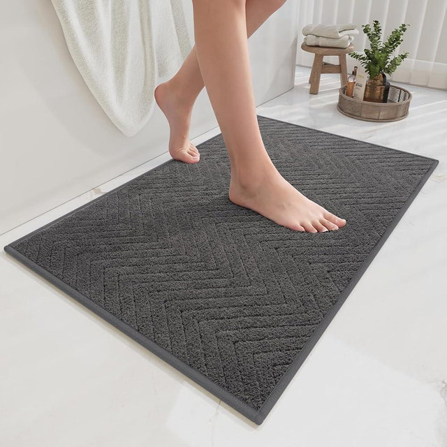 QiCaiJia Bathroom Rugs Mat Quick Dry Absorbent Non Slip Bath Mat Bath Mats for Bathtub Mat Bathroom Carpet Fit Under Door Washable Floor Bath Rug Grey 24x36