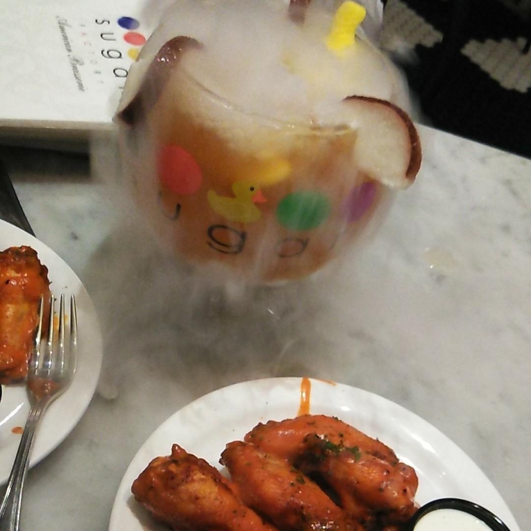 Sugar Factory wings and drinks (yes that's a fork, I do eat chicken with  fork lol)