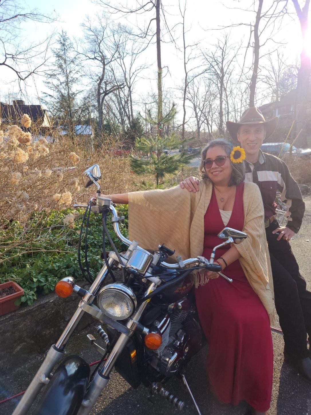 The Wedding Website of Tom Mennecke and Linda Ruiz Mennecke