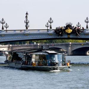 Lunch on the Seine