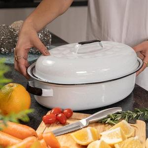 Granite Ware 15 inch oval roaster with Lid (Speckled White) enameled steel design to accommodate up to 10 lb poultry/roast. Resists up to 932°F