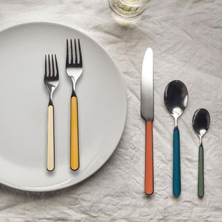 Fantasia 20-Piece Flatware Set, Service for 4