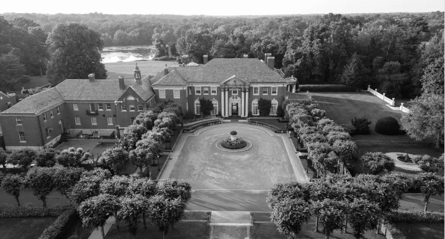 The Wedding Website of Rebecca Miller and Jake Miles