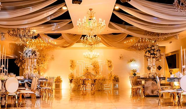 The Wedding Website of Aqueena Davis and Travis Kelly