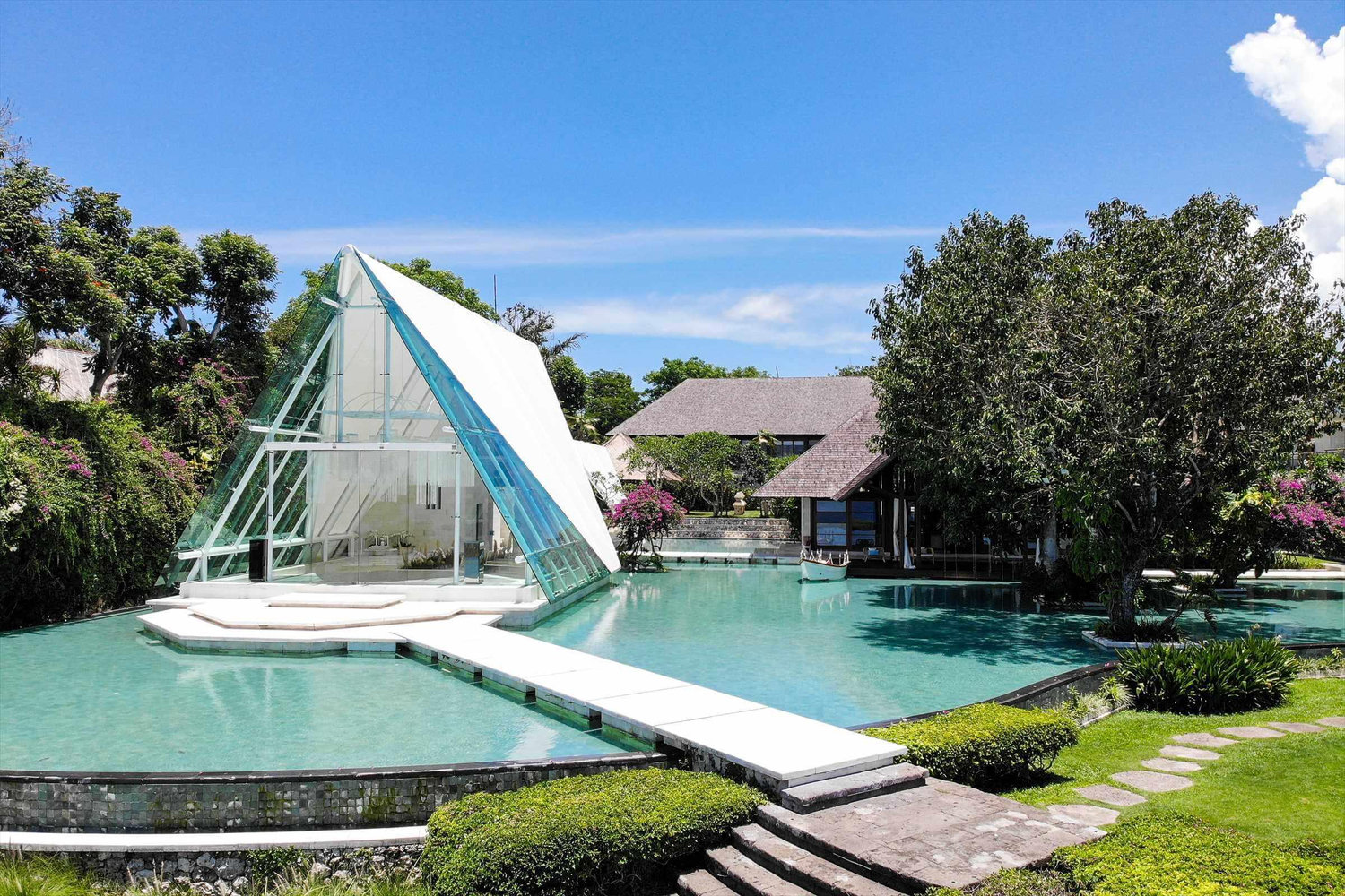 The Wedding Website of Sinney Chan and Angus Lee