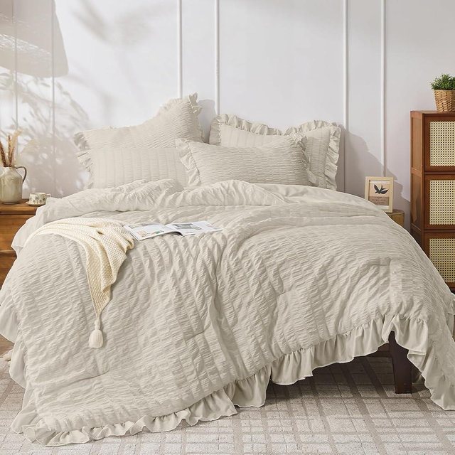 JOLLYVOGUE King Size Comforter Set, 3 Pieces Oatmeal Seersucker Comforters King Size, Lightweight & Fluffy Bedding Sets King for All Season with 1 Ruffle Comforter and 2 Ruffle Pillowshams