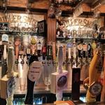Lucky Baldwins Pub