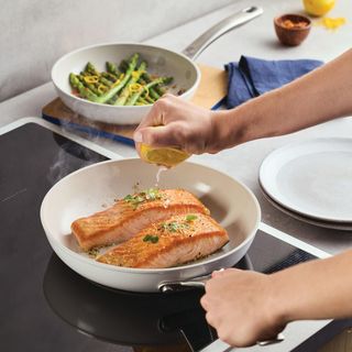 Halo Ceramic with LaserDefense Nonstick 2-Piece Skillet Set