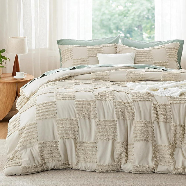 Bedsure Queen Size Comforter Set Linen, Boho Tufted Bedding Comforter Set, Grande Checkered Farmhouse Shabby Chic Bed Set, 3 Pieces, 1 Plaid Geometric Comforter and 2 Pillow Shams