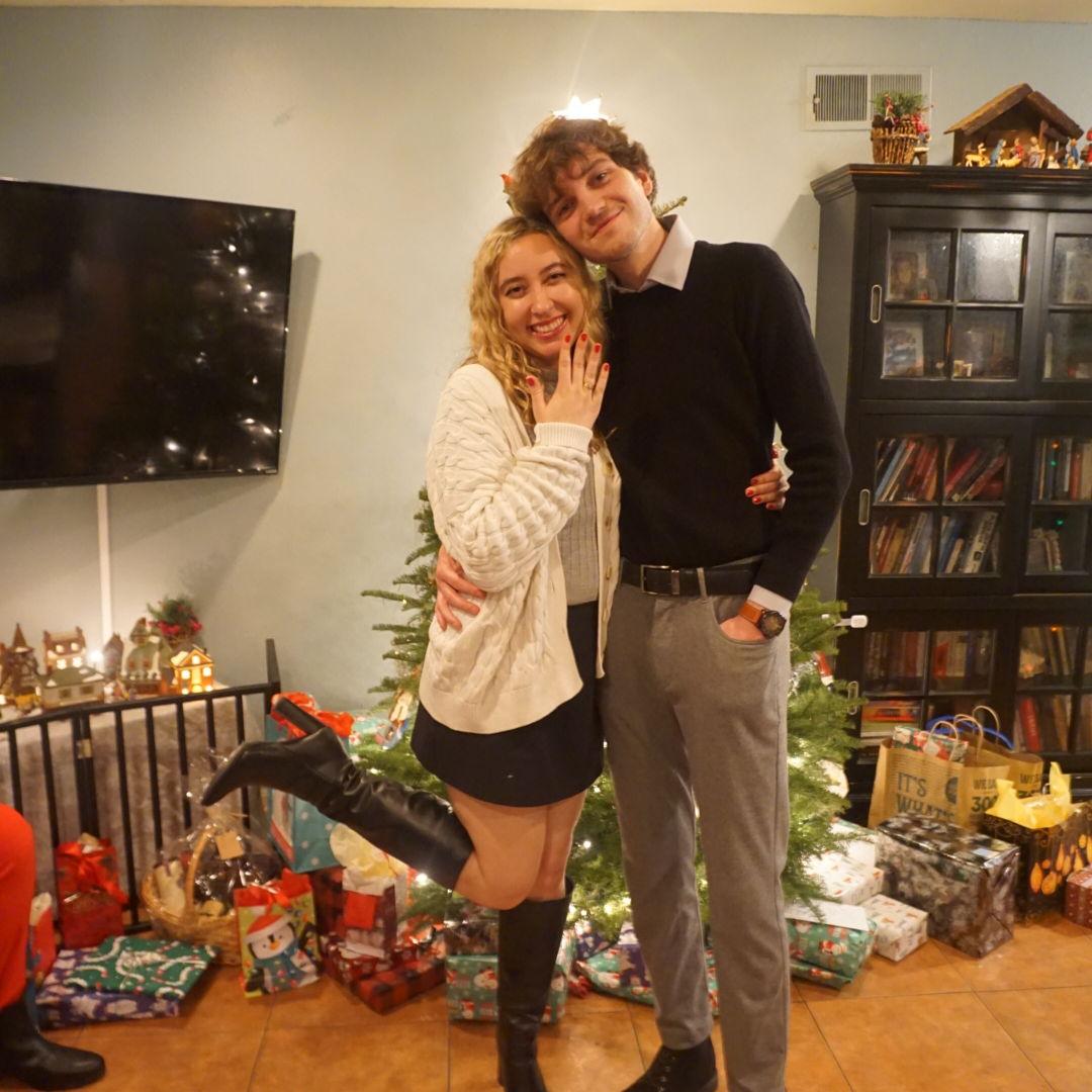 A recent Christmas photo to show off the ring 💍