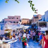 Oia’s Boutique Shops