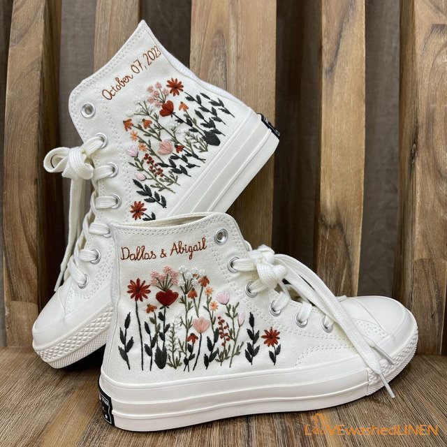 Custom Coverse Chuck Taylor/ Wedding Flowers Embroidered Converse/ Bridal Flowers Embroidered Sneakers Wedding Flowers Embroidered Sneakers/