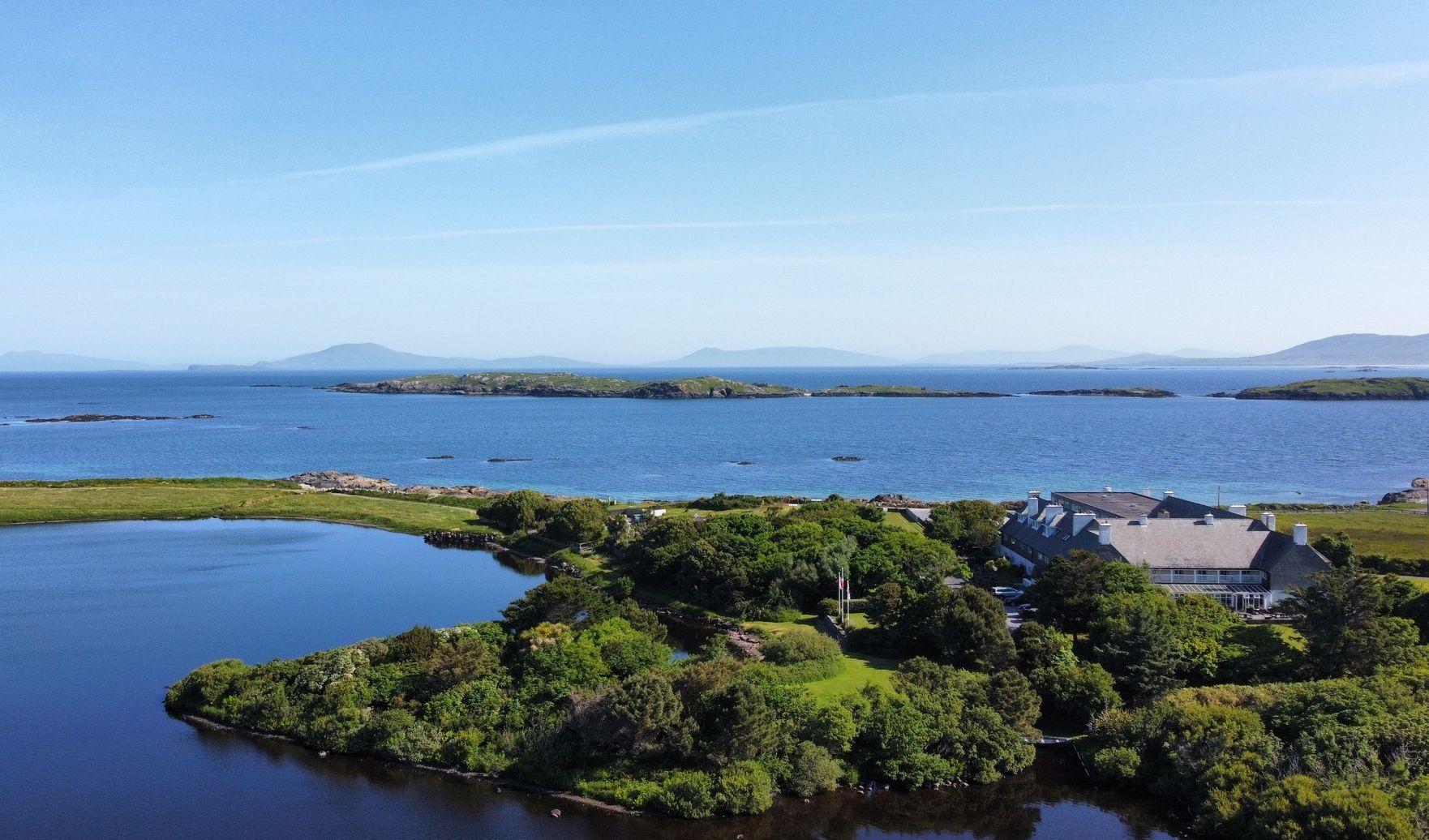 The Wedding Website of Sarah Osgerchian and James Corboy