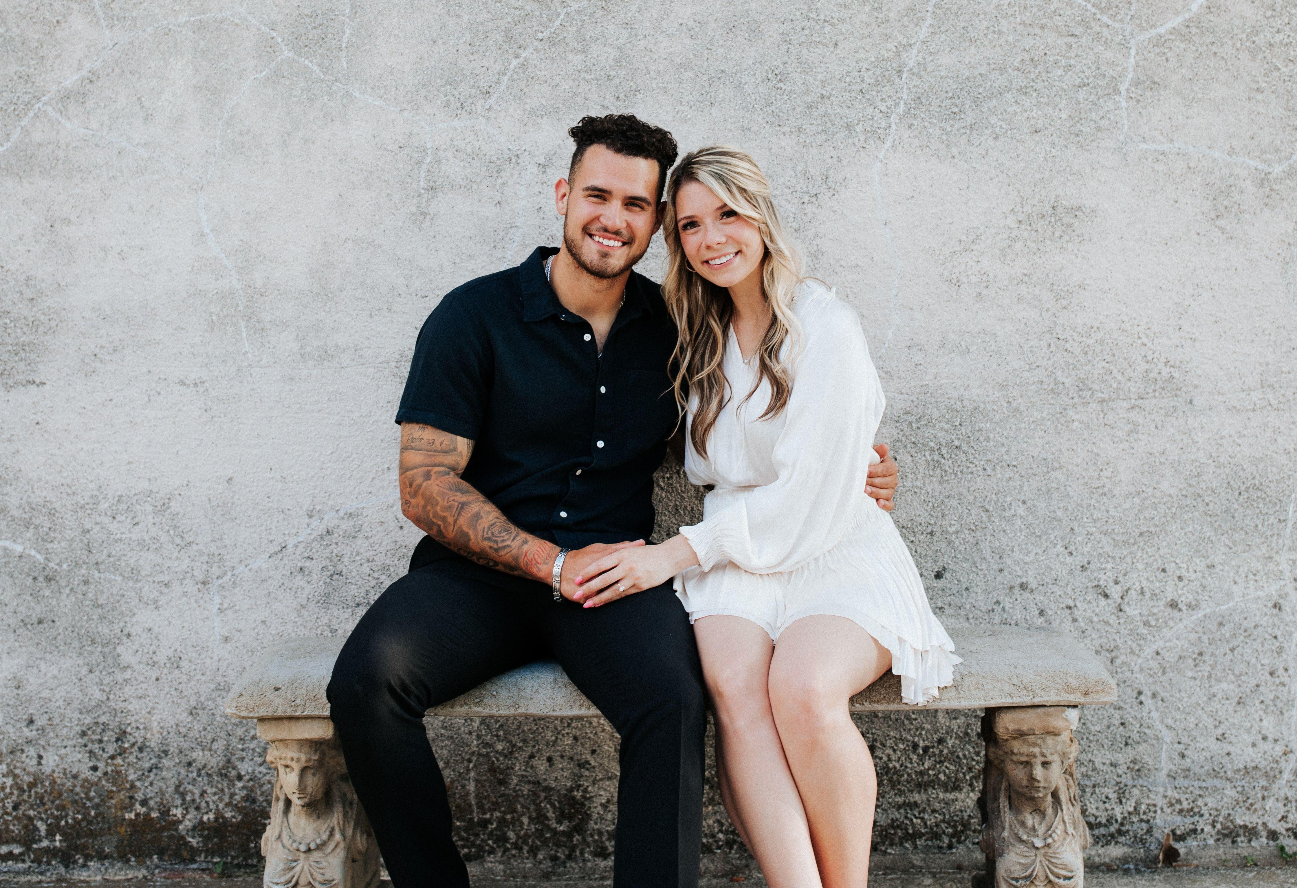 The Wedding Website of Abigale Estes and René Reyna II