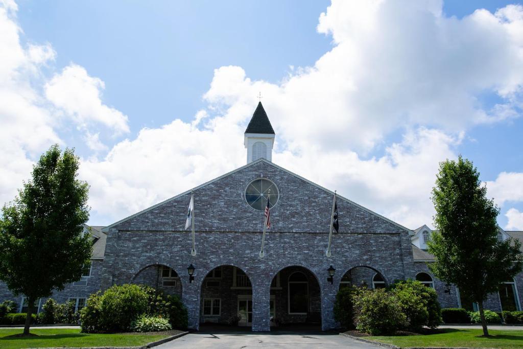 The Wedding Website of Maeghan Spear and Christopher Bogardus