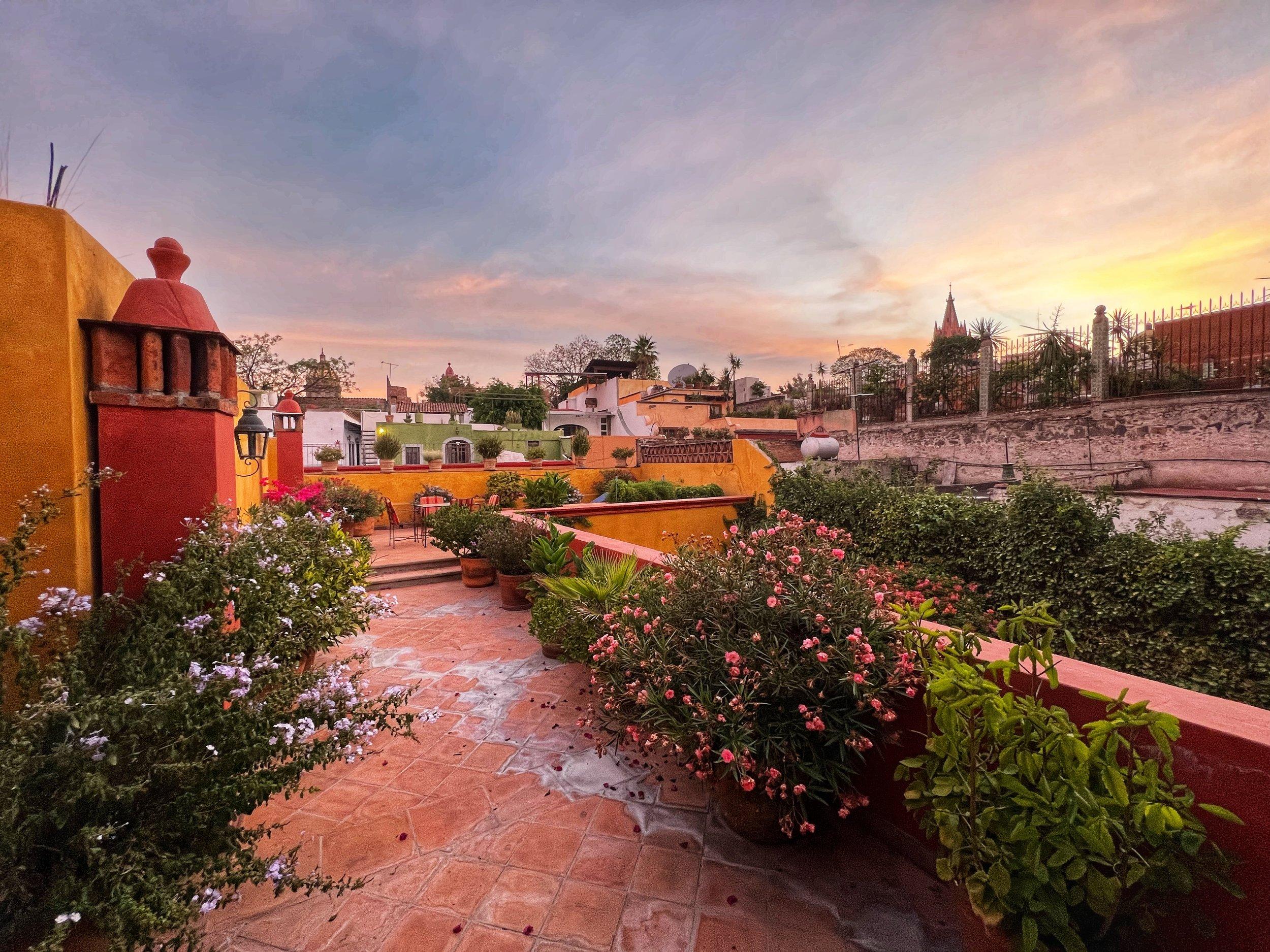 The Wedding Website of Raquel Hernandez and Shan Pasha