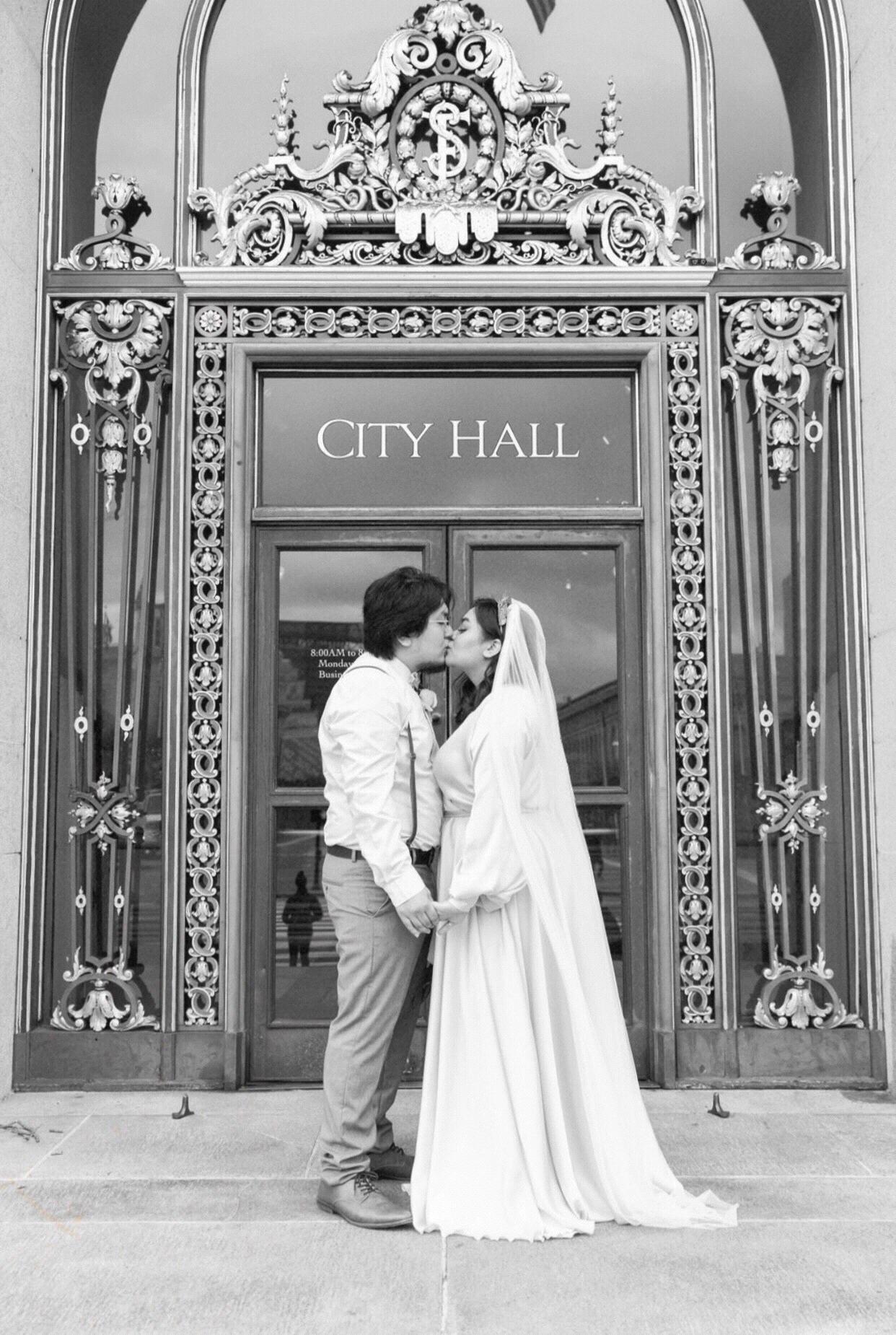Location: San Francisco City hall

Red Eye Collection