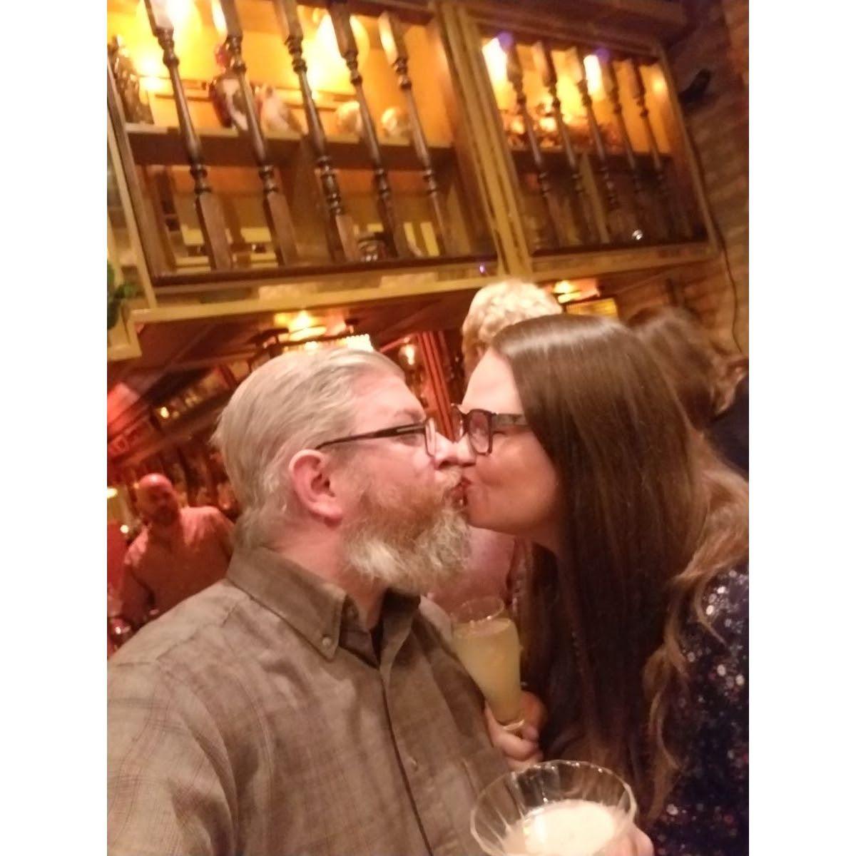 A sweet kiss at a great Chicago bar. 2019