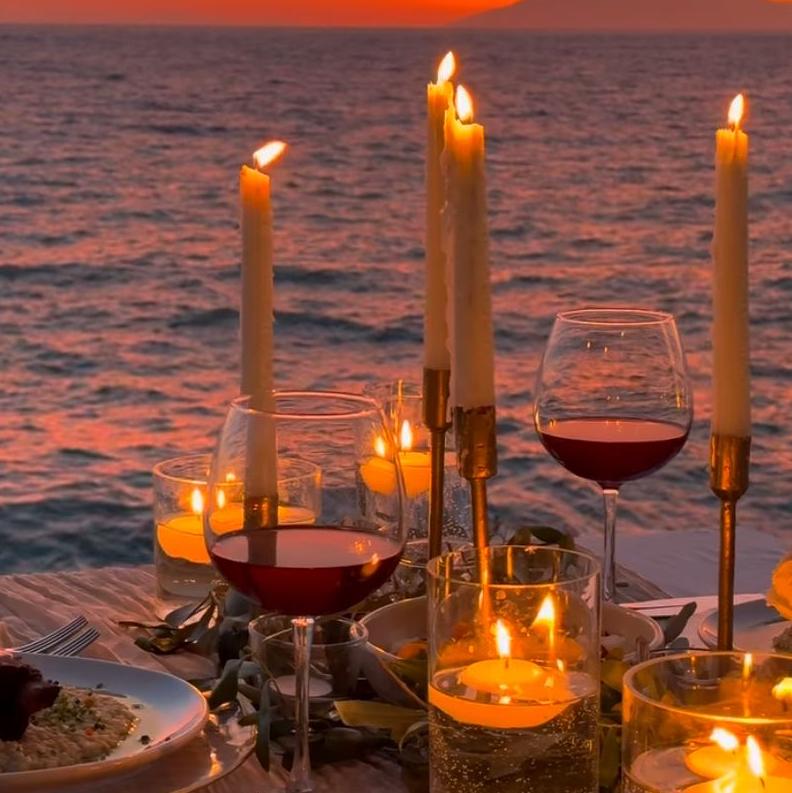 Candlelight Dinner - Honeymoon
