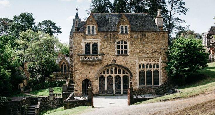 The Wedding Website of Holly Pryor and Liam Chiodi