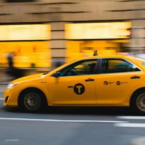 Invitamos un taxi!