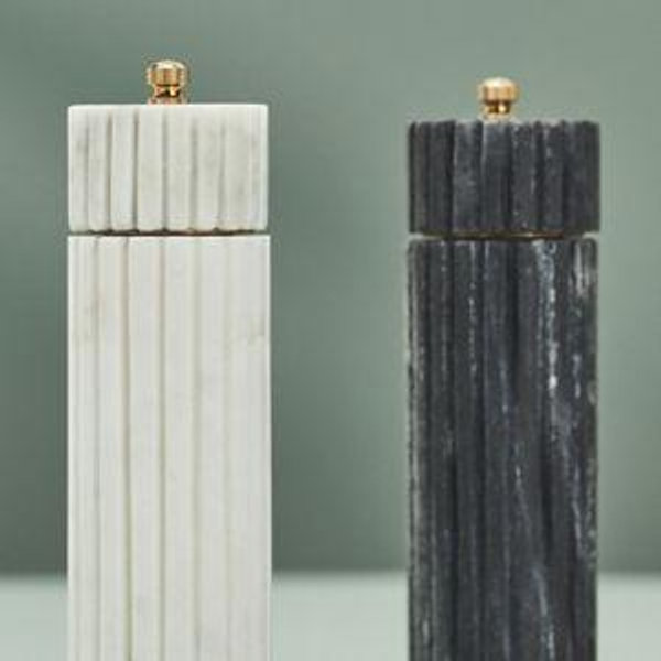 Ribbed Marble Grinder (Black/Pepper)