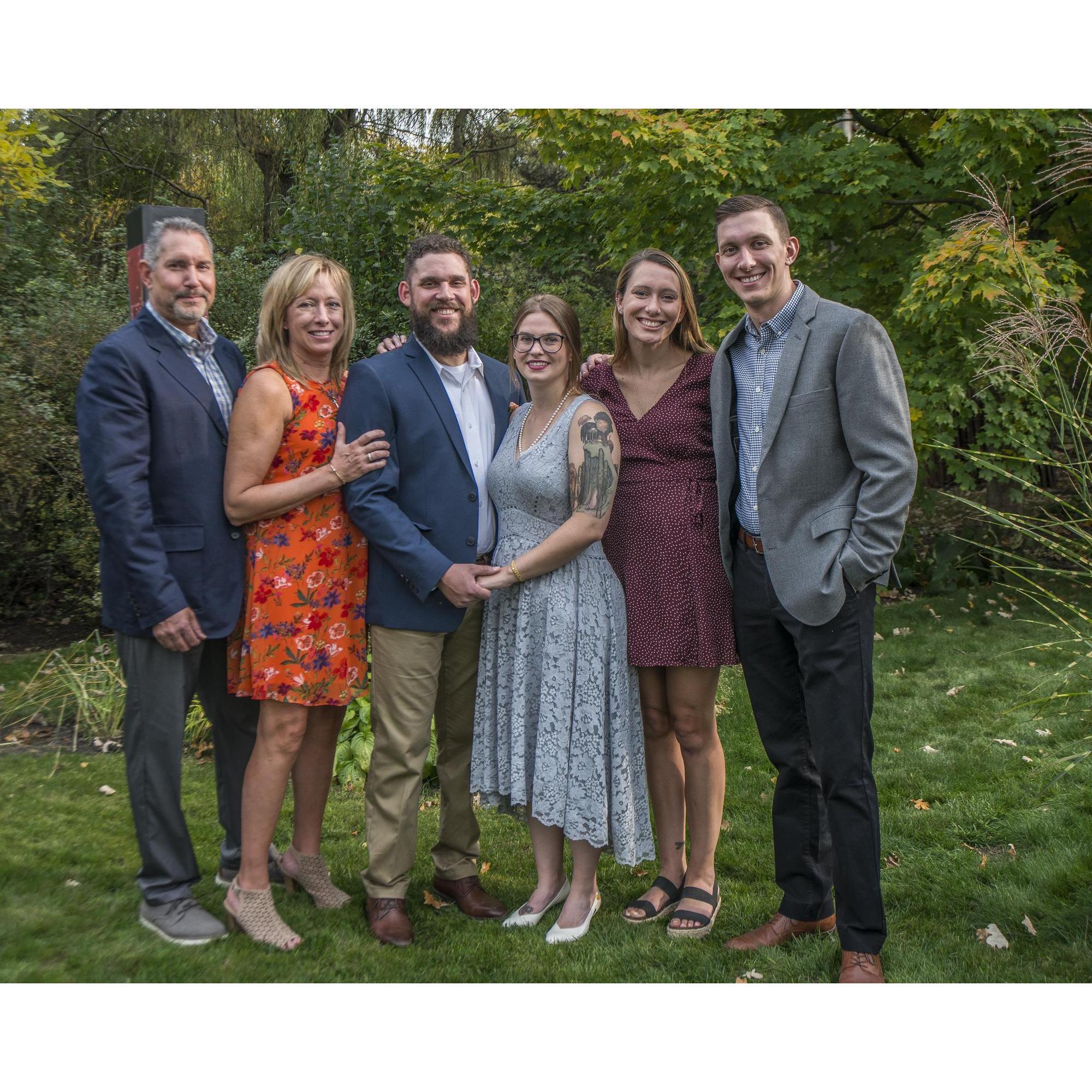 In this photo, 
Steve's Dad Mark, Mom Amy, Younger sister Hanna and youngest brother Nick.