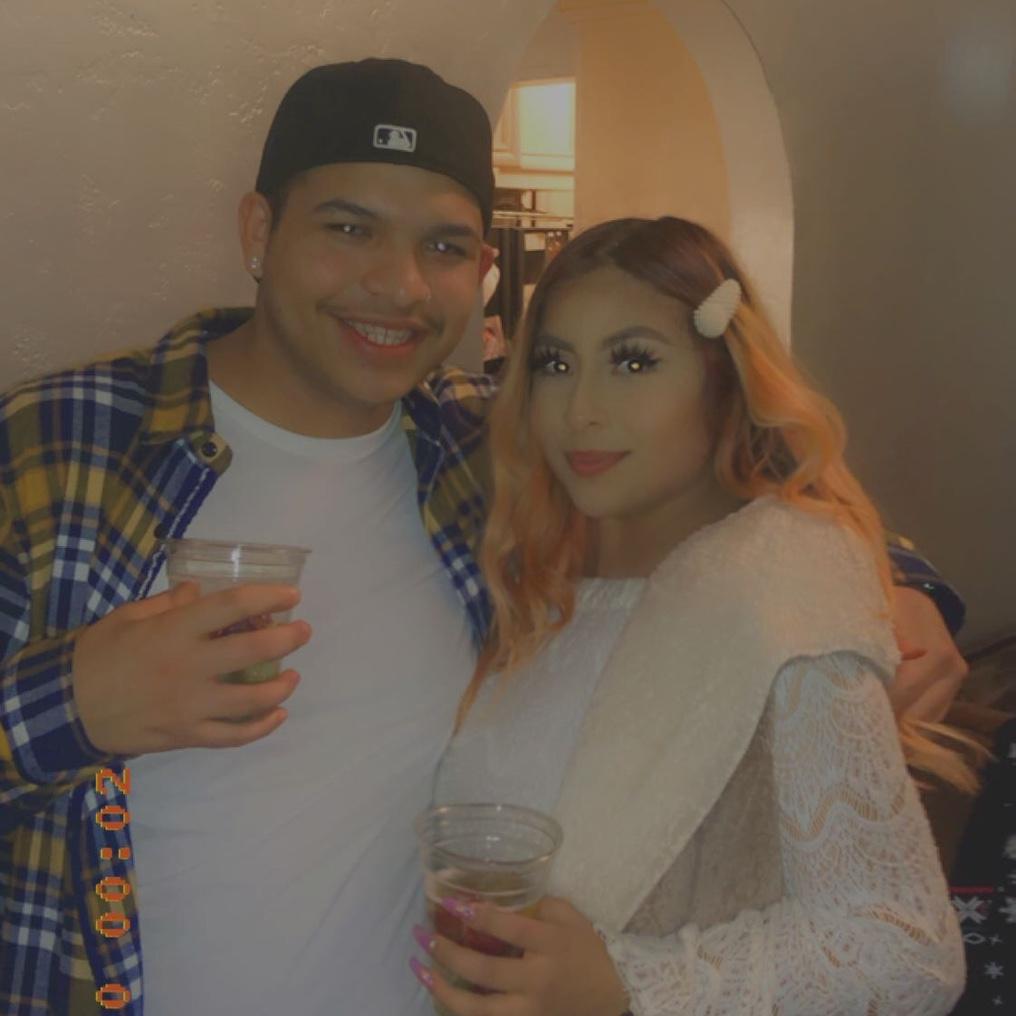 Our first New years together. // Celebrado nuestro primer año nuevo juntos.