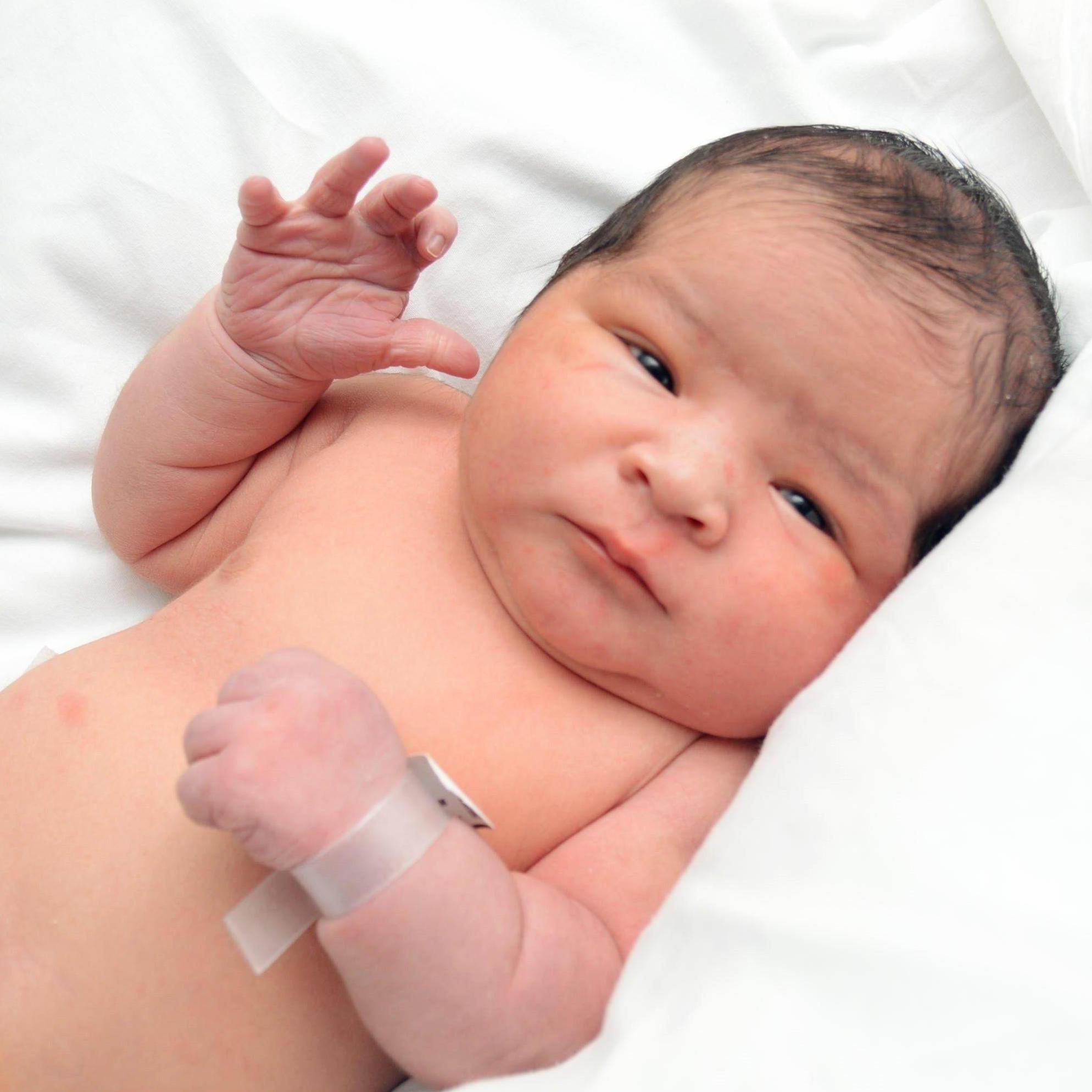 Leonardo Jason Gonzalez born 11 lbs 6 oz and 22.5 in long at 11:52 PM by c-section after 3 days of induced labor at Kaiser in Modesto.