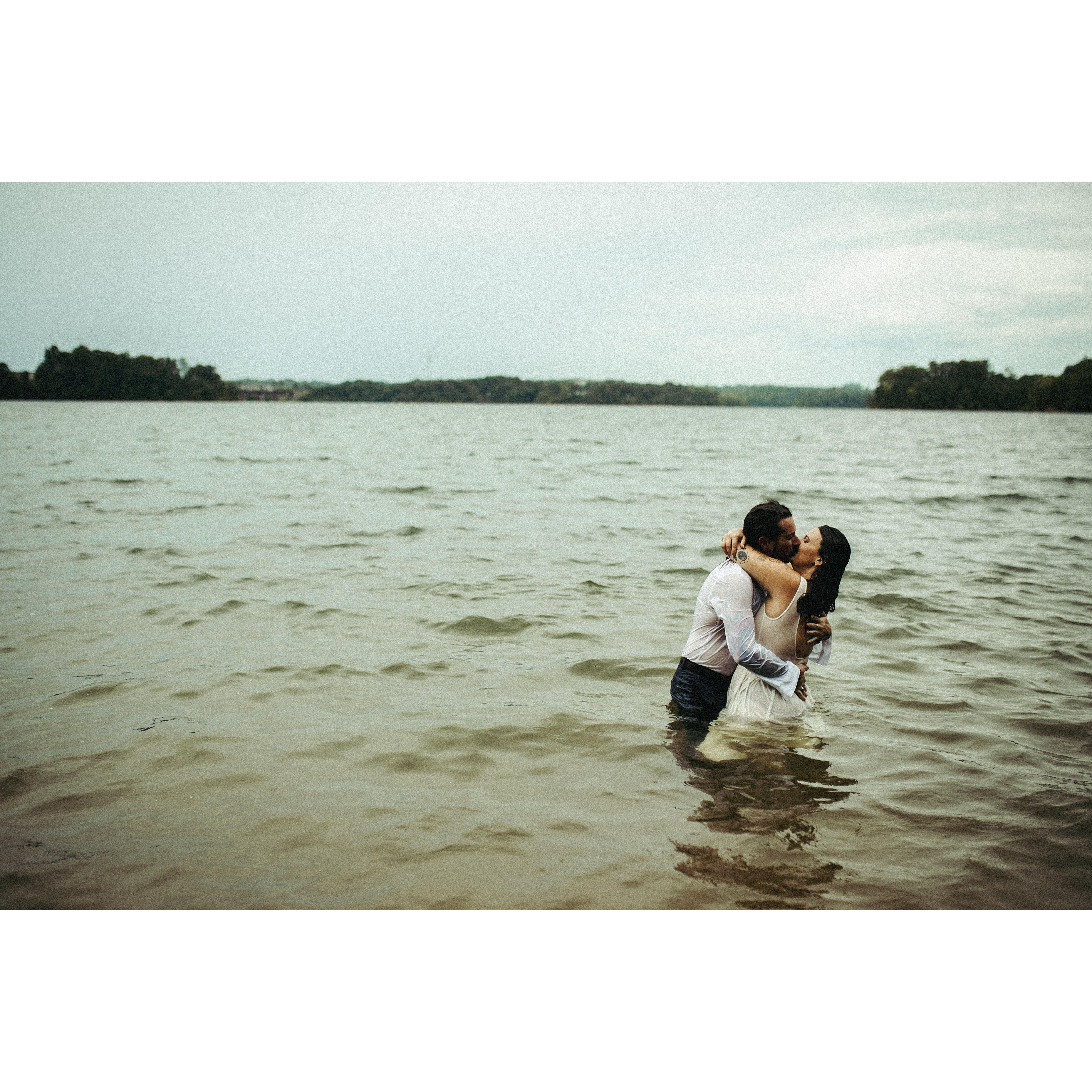 Engagement photos at Lake Hartwell