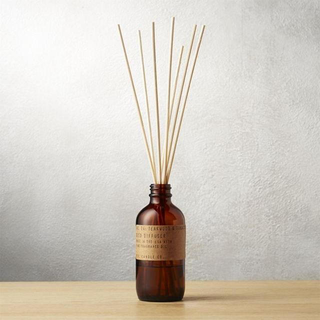 teakwood and tobacco reed diffuser