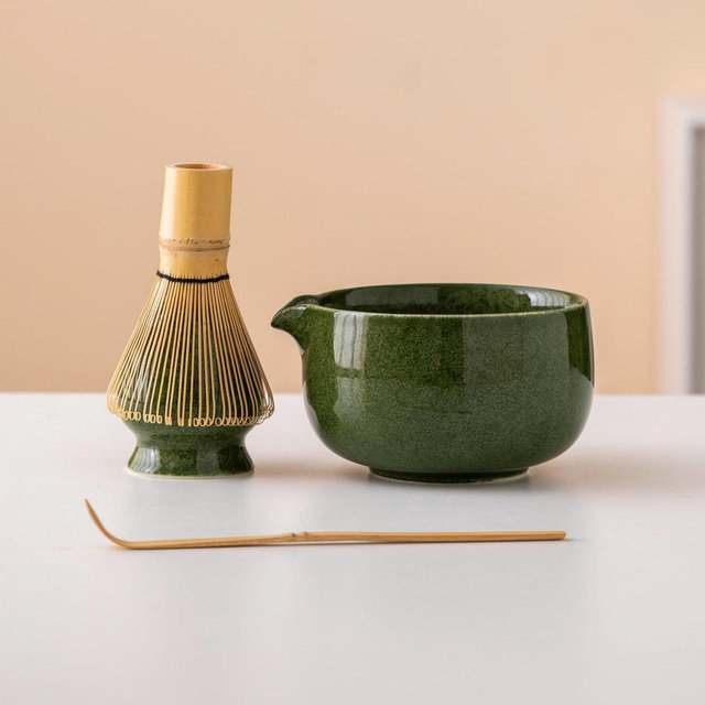 Green Ceramic Matcha Bowl Set with Spout Bamboo Whisk and Chasen Holder Elegant Matcha Whisk Ceremony Set 450ml