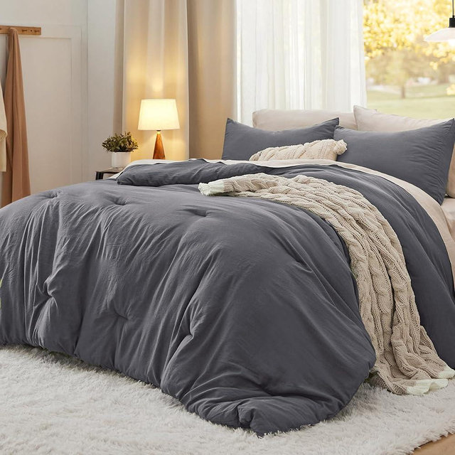 Bedsure Oversized Queen Comforter Set, Dark Grey Prewashed Bed Comforter for All Seasons, 3 Pieces Warm Bedding Sets, 1 Lightweight Comforter (98"x98") and 2 Pillowcases (20"x26")