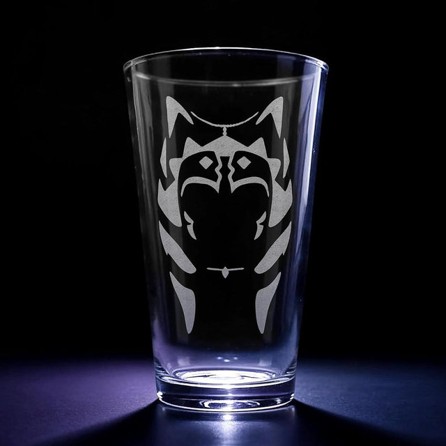 AHSOKA TANO Engraved 16oz Pint Glass | Best Sci-Fi Gift for Women & Movie Fans | Fantasy Warrior Barware | Great for Birthdays, Christmas, Mother’s Day, Women Who Love Sci-Fi & Space Adventure