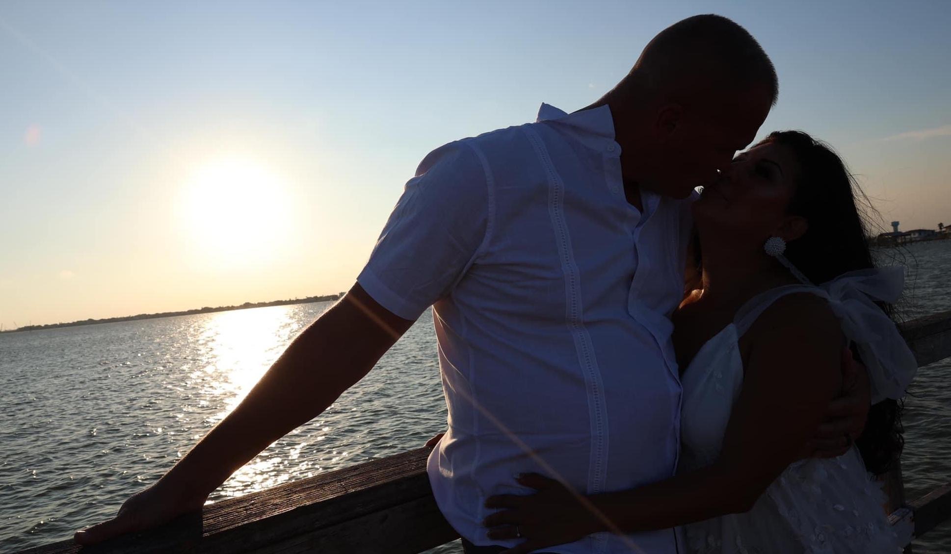 The Wedding Website of Vania Ochoa and Greg Witte