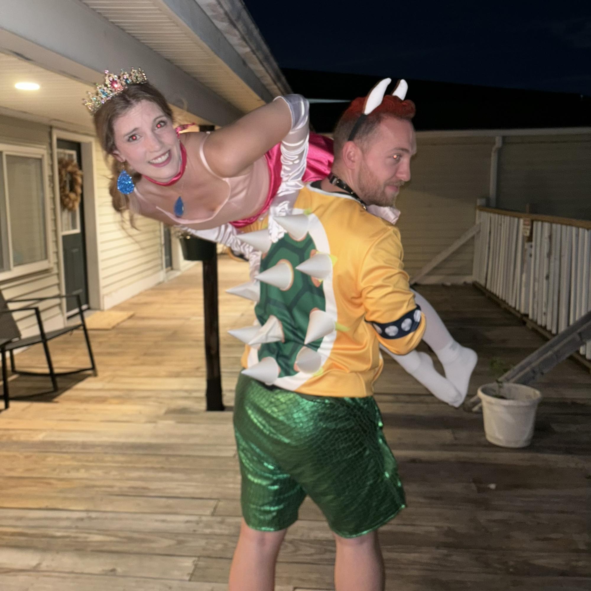 Halloween 2023: Princess Peach & Bowser