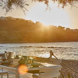 Romantic Seaside Dinners