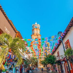 Walking tour of Puerto Vallarta!
