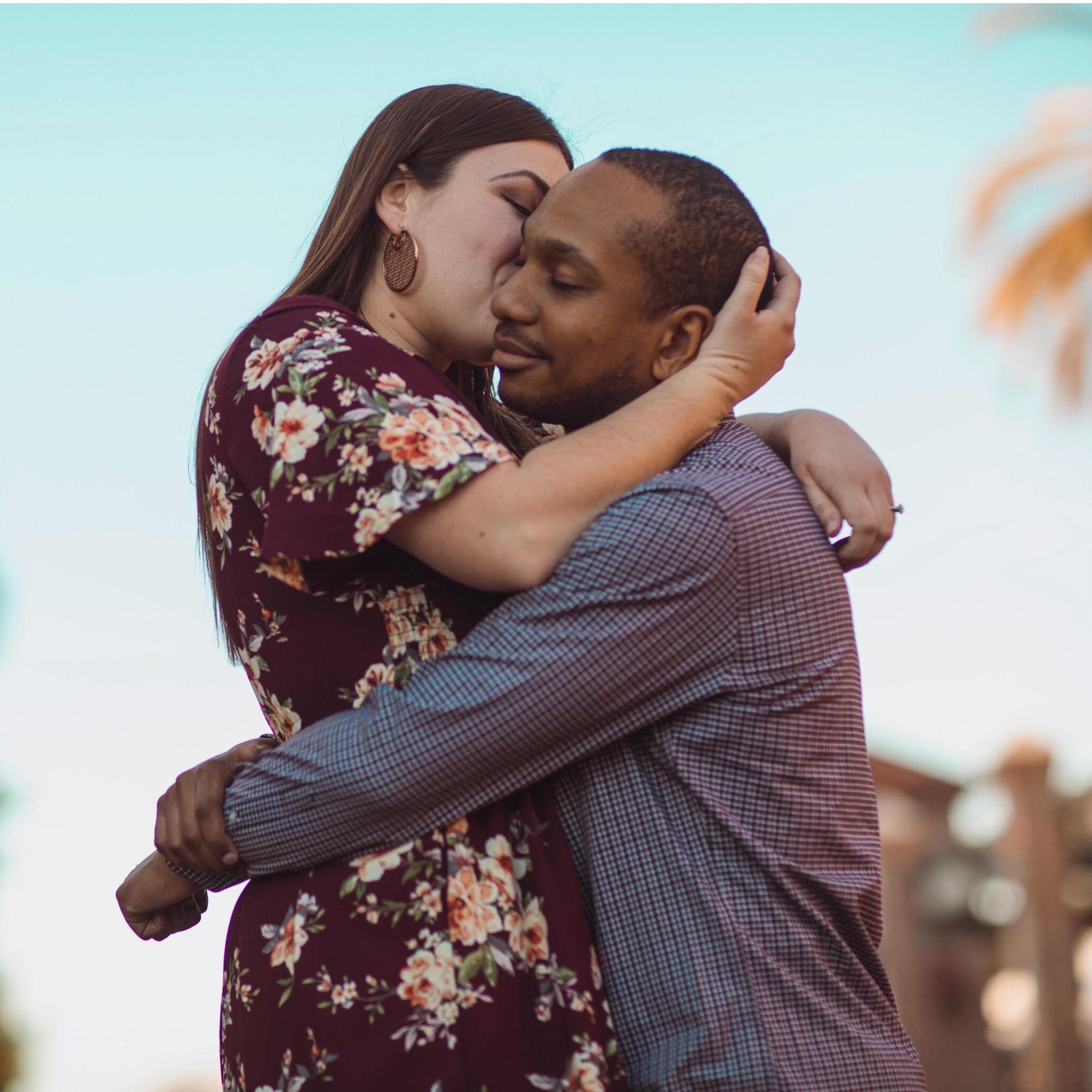 ENGAGEMENT PHOTOS - ROBBIE SNYDER PHOTOGRAPHY