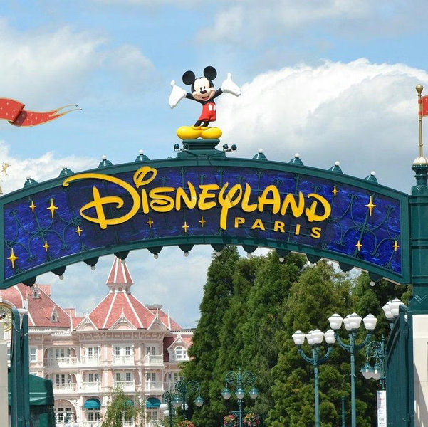Disneyland Paris theme park tickets