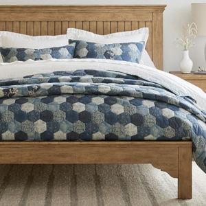 Pottery Barn Ezra Honeycomb Handcrafted Applique Quilt - Colorway: Blue Size:King/Cal. King