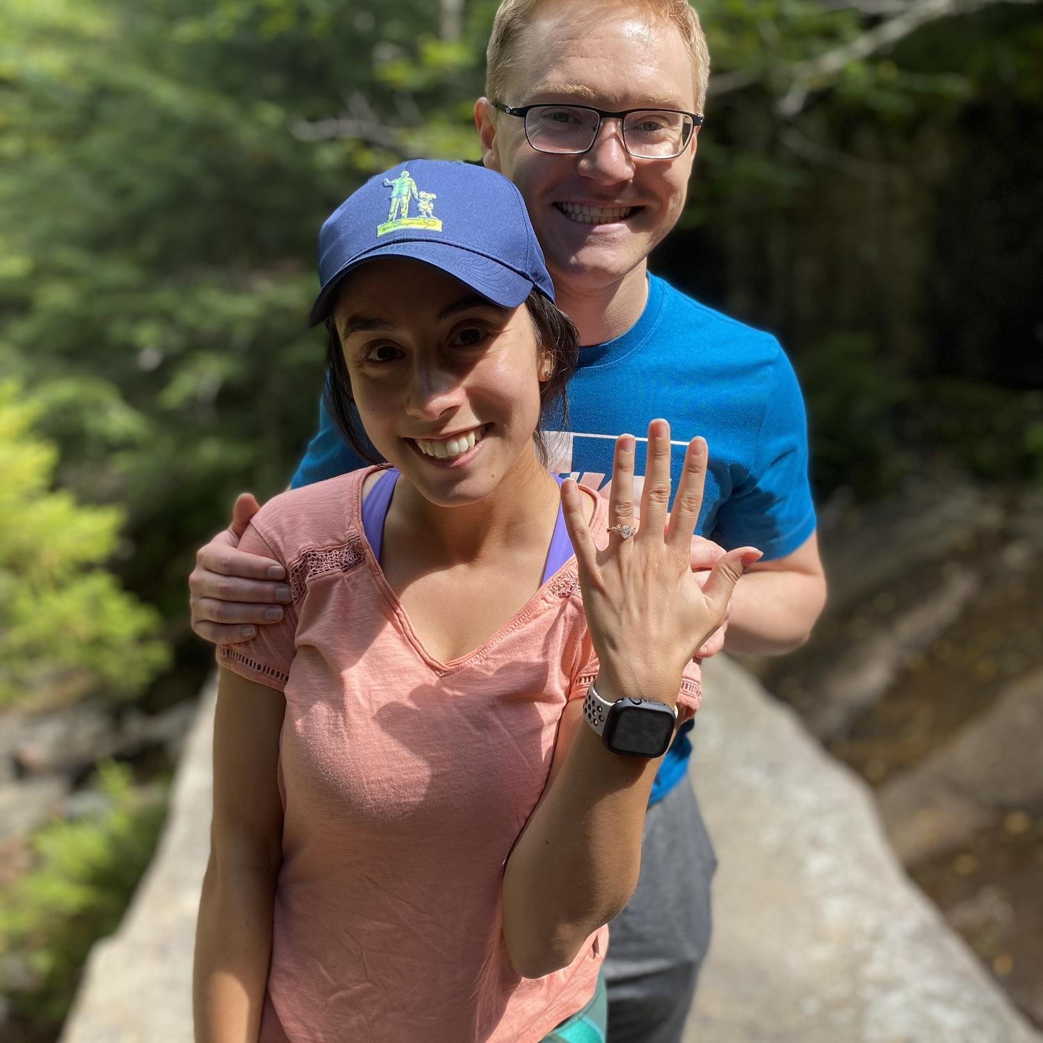 We're engaged!!