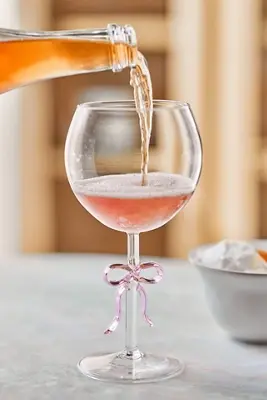 Benedita Wine Glass