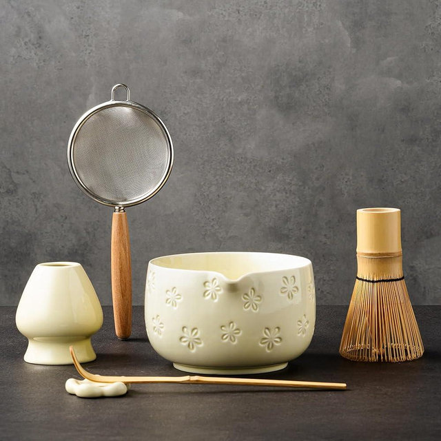 Veraelle Matcha Whisk Set, Ceramic Matcha Set, 6 Pcs Matcha Kit Includes Matcha Bowl, Matcha Whisk with Holder, Bamboo Scoop, Scoop Rest, Sifter, Ceremonial Matcha Tea Set, Perfect Gifts, Beige