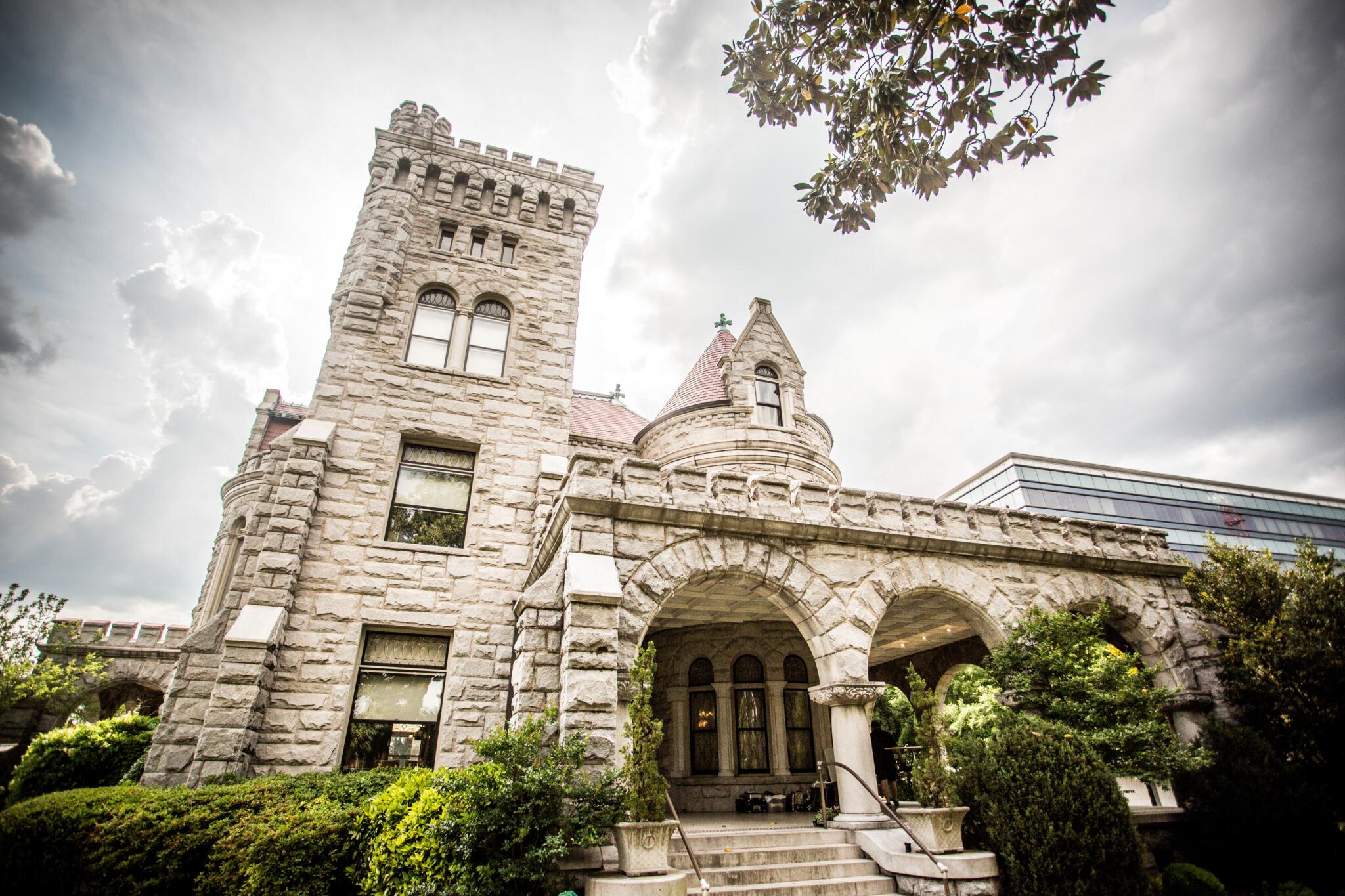 The Wedding Website of Emili Malone and Mariah Farmer