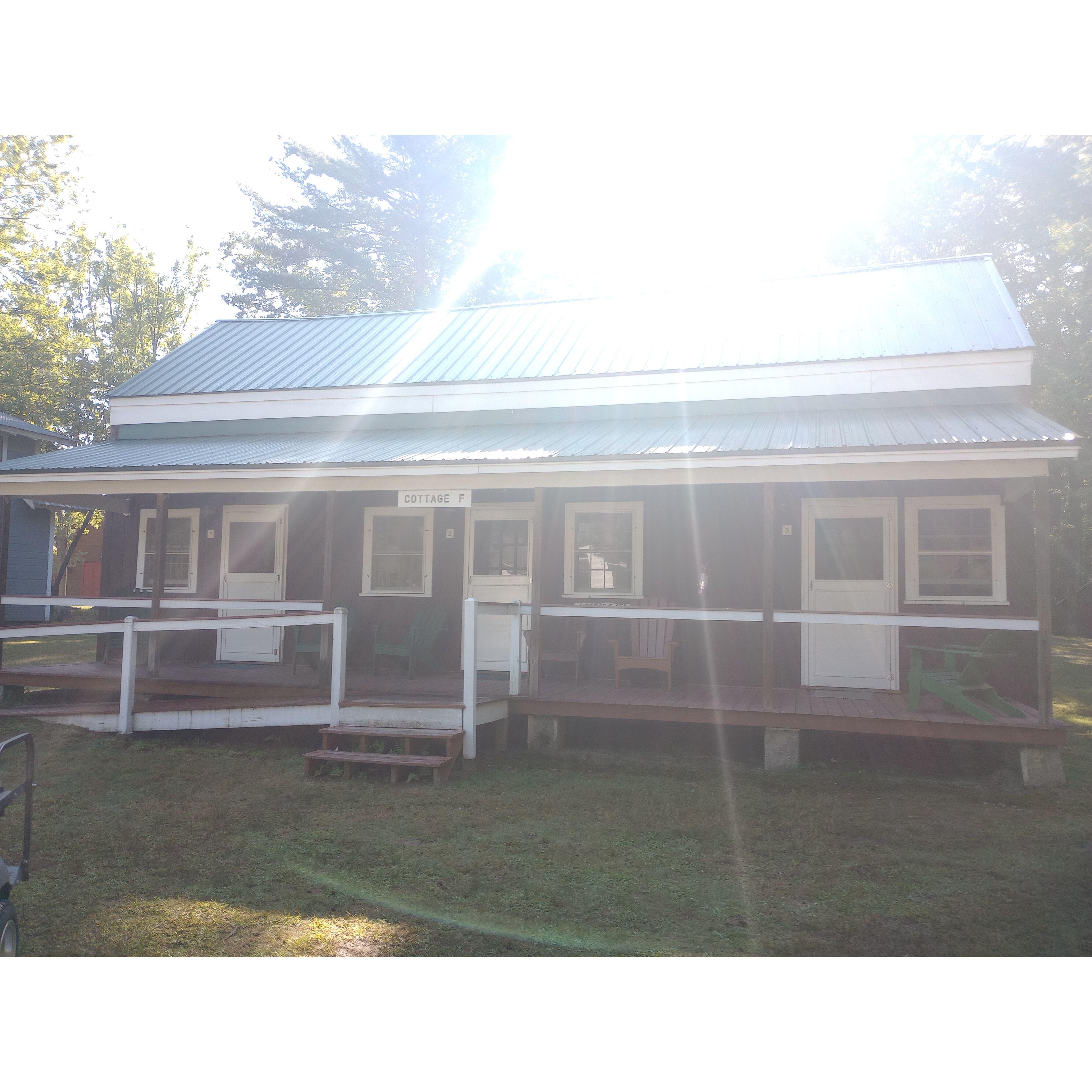 Cottage F - 3 separate rooms with a shared porch